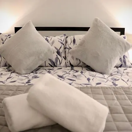 Appartement Priory Studio- New Inside The Walls *